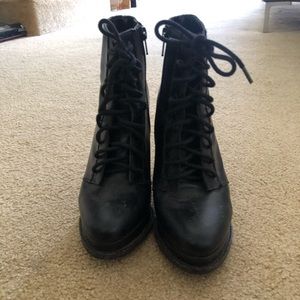 Lace up boots with side zipper closer